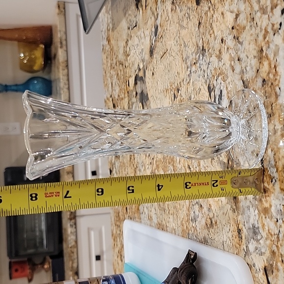 Crystal bud vase. - Picture 2 of 6